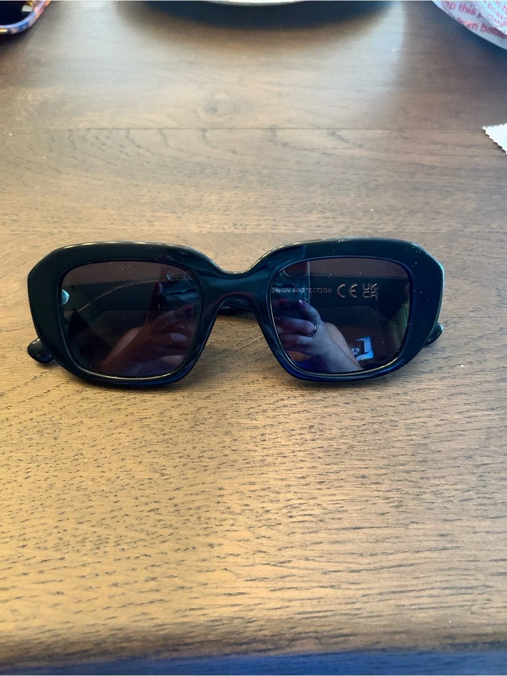 Massimo Dutti black round square sunglasses n category 3 100% UV protection